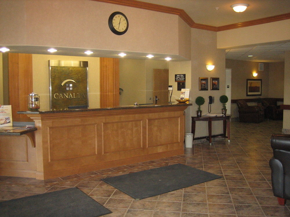 Clarion Pointe Hotel Rimbey Bagian luar foto