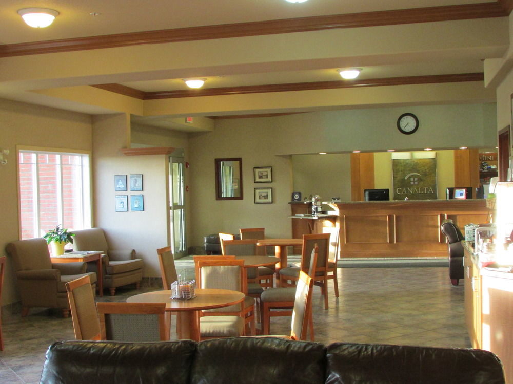 Clarion Pointe Hotel Rimbey Bagian luar foto