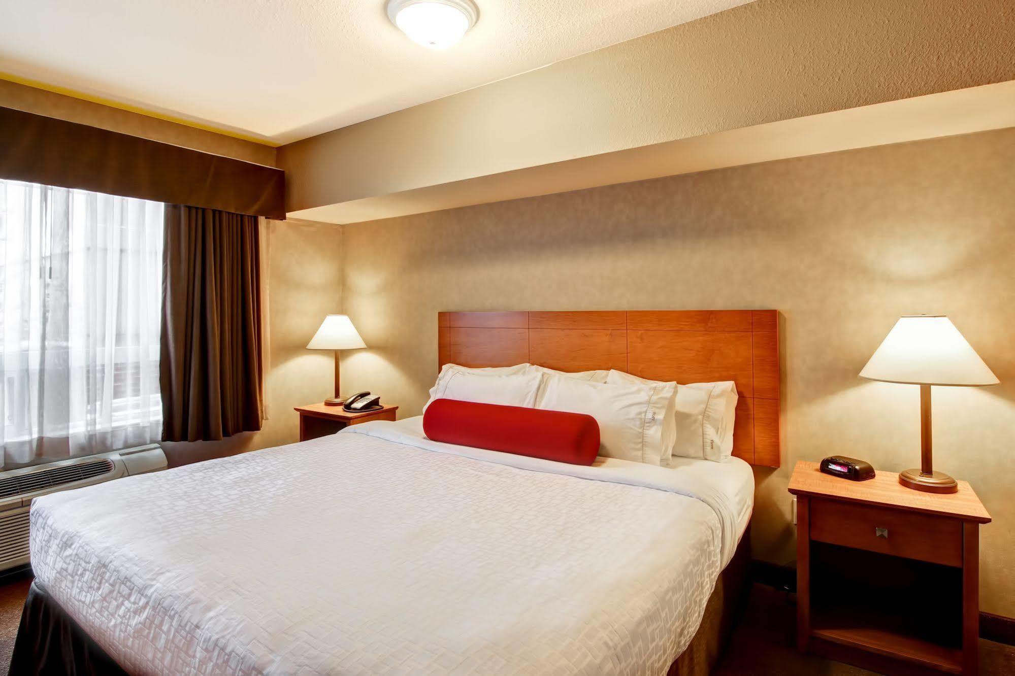 Clarion Pointe Hotel Rimbey Bagian luar foto